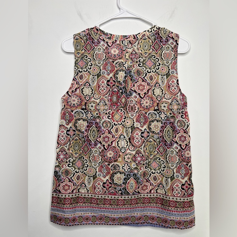Medallion Border Split-neck Shell Top Size Small - Picture 6 of 8